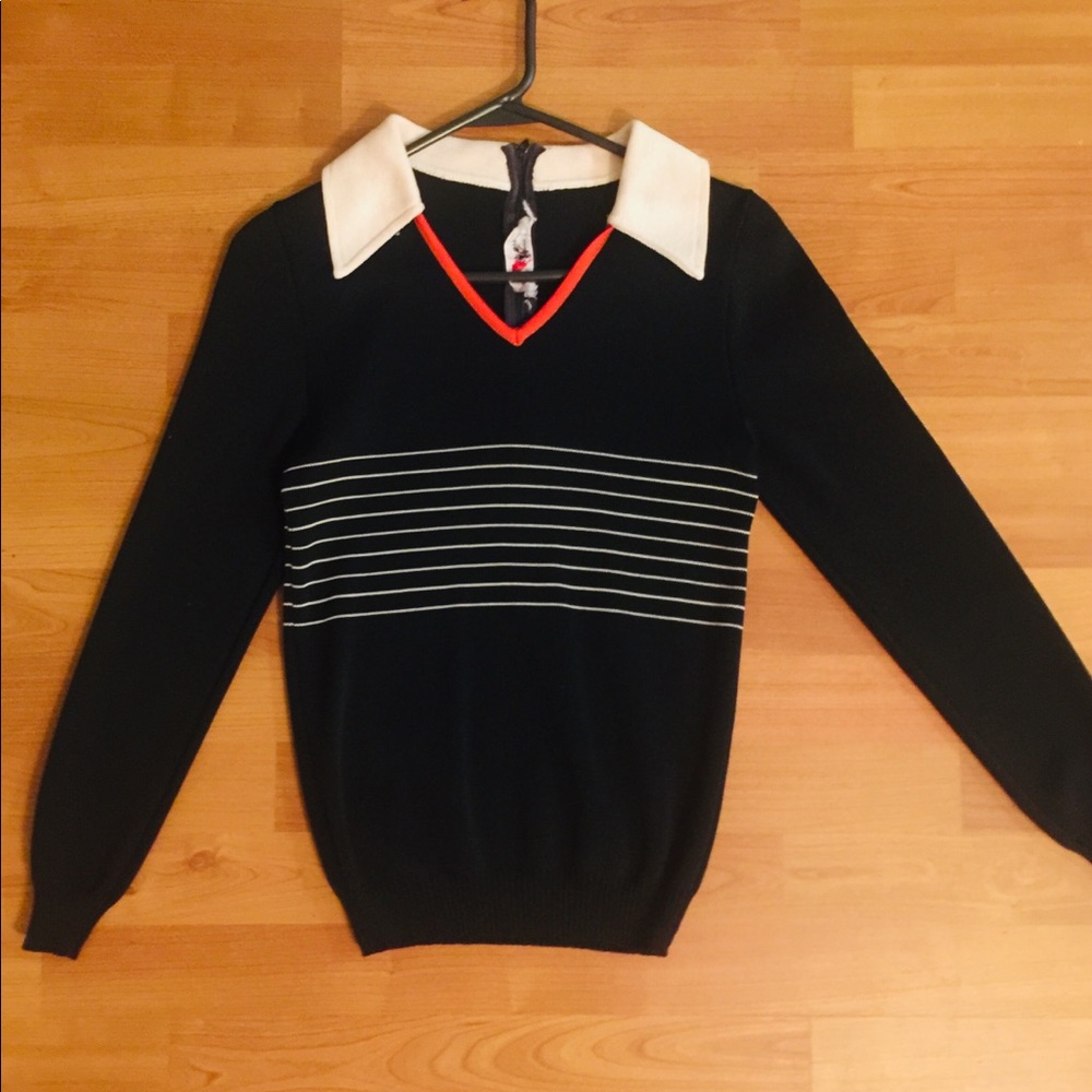 Vintage 1970s v-neck collar sweater